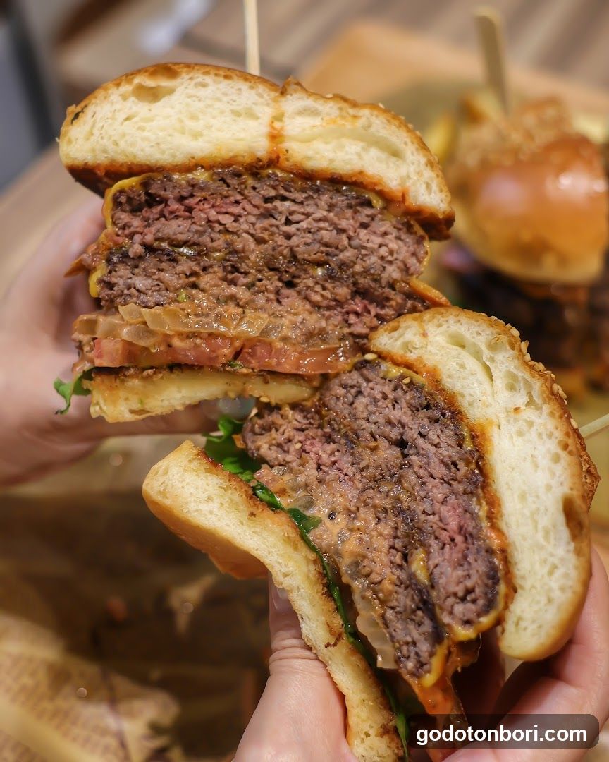 神戸牛 麓の宮BURGER
