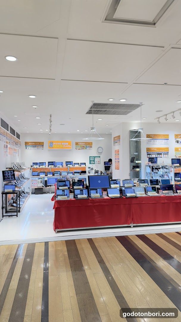 デジタル特選館PCコンフルなんばマルイ店