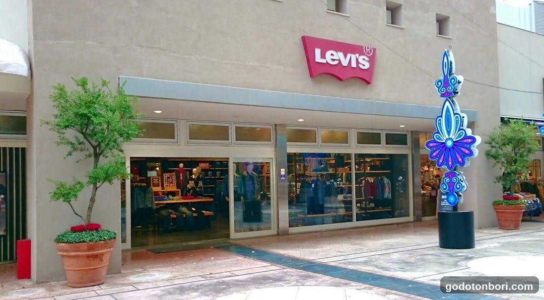 Levi's