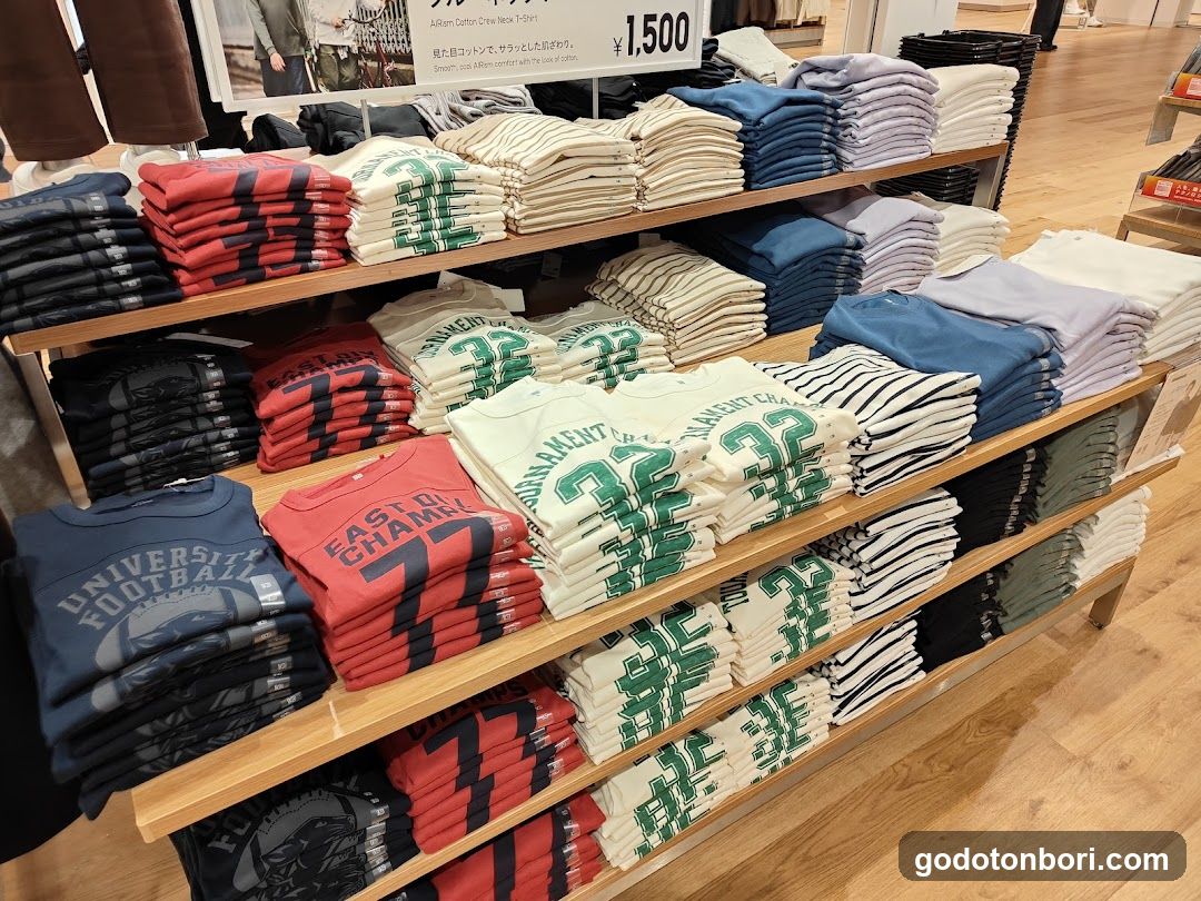 T-shirt Display Shelf