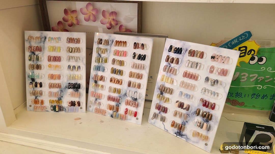 Luxe (Raguze) Nail Salon