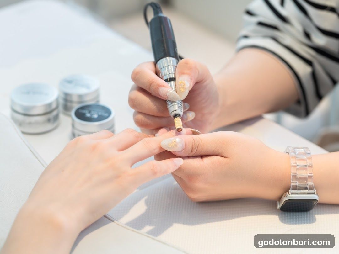 Luxe (Raguze) Nail Salon