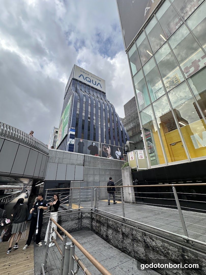 Dotomboribashi