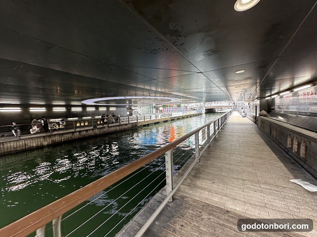 Dotomboribashi