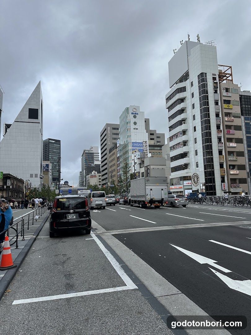 Dotomboribashi