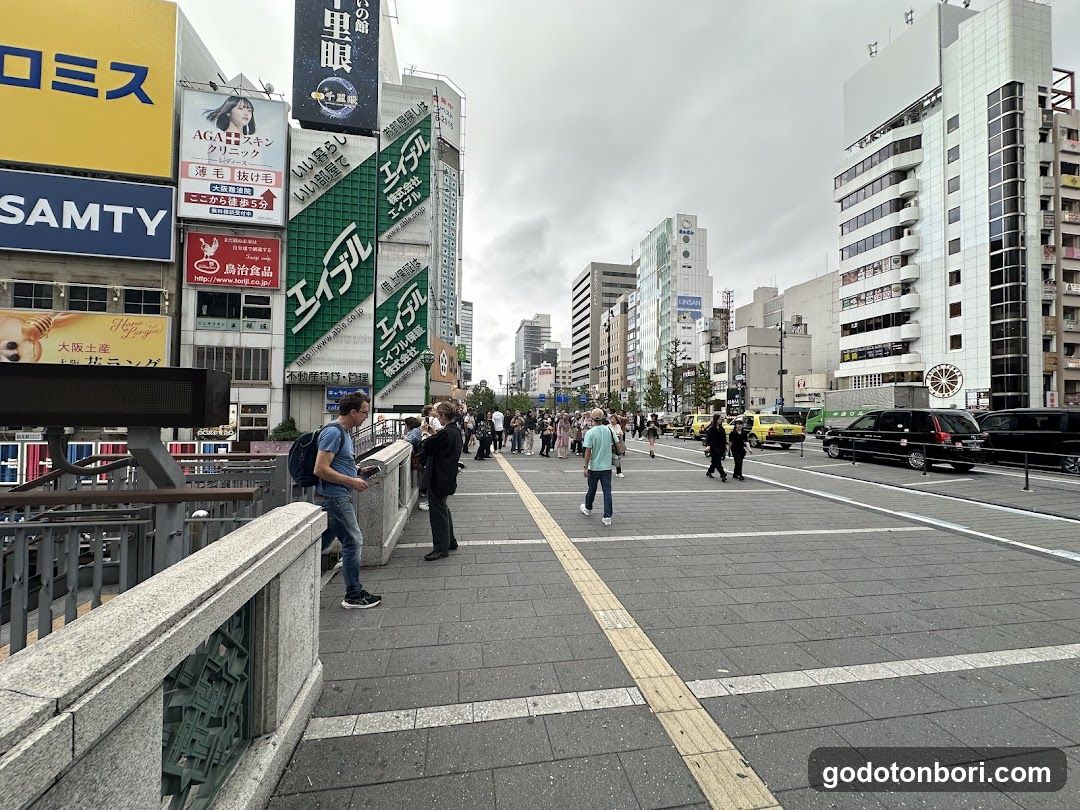 Dotomboribashi