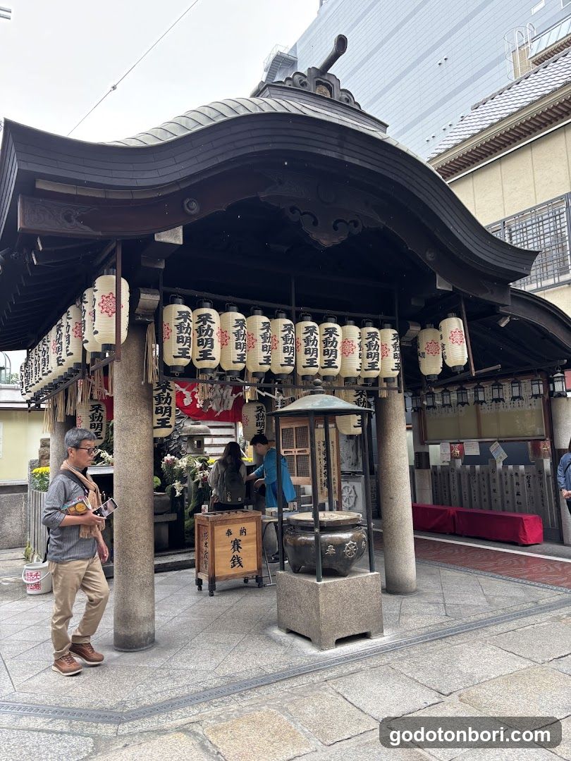 Temple cache