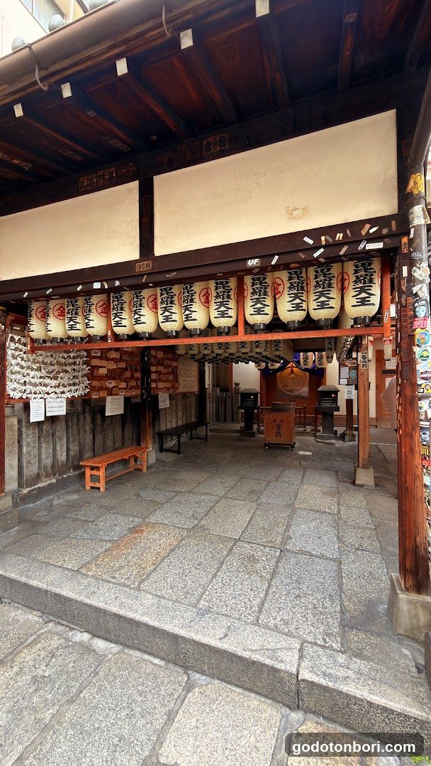Temple cache