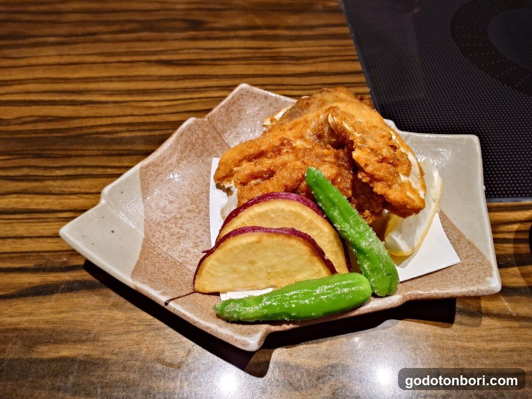 Fried Food with Peas and Slices