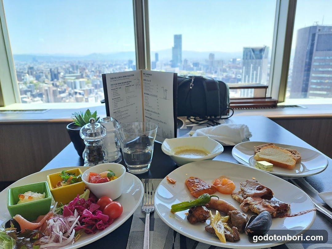 Breakfast with City View