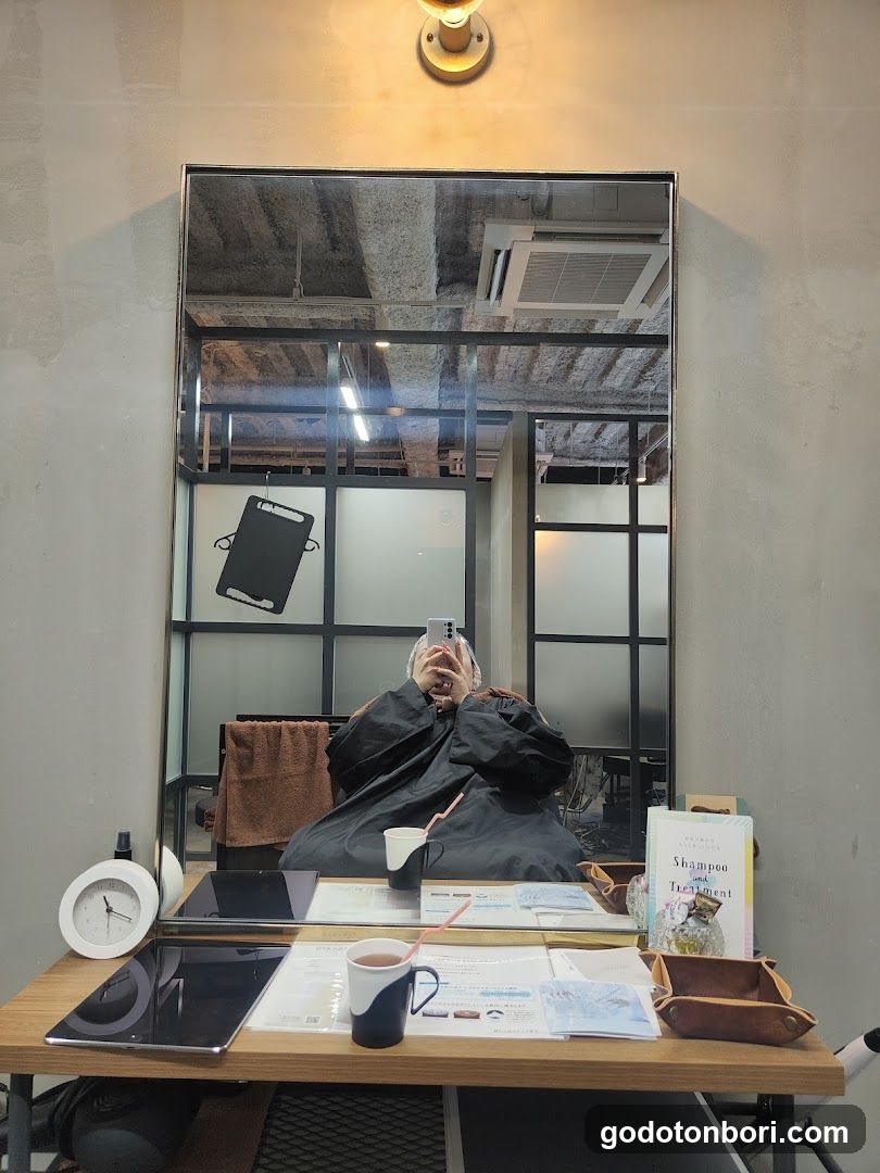 S.BROOM haircaer specialty 難波店