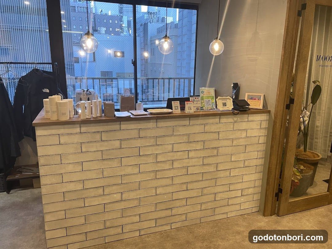 S.BROOM haircaer specialty 難波店 - general
