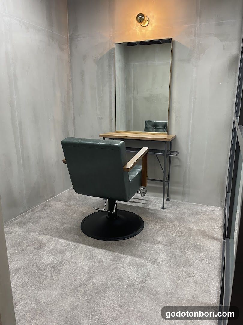 S.BROOM haircaer specialty 難波店 - general