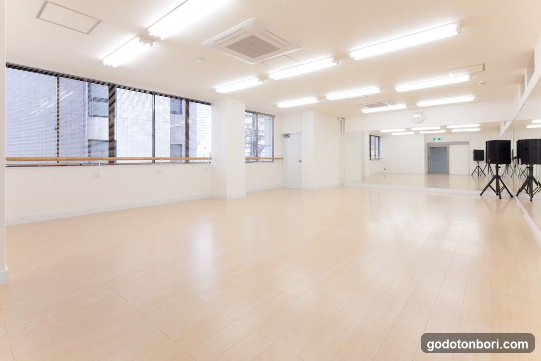 Kuriyamashinya Okinawasanshinkyoshitsu Osakananba School